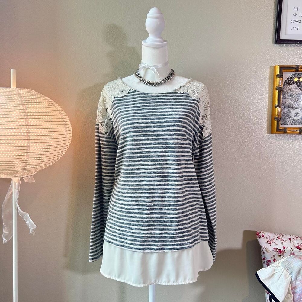 Style & Co lace trim blue striped knit top M